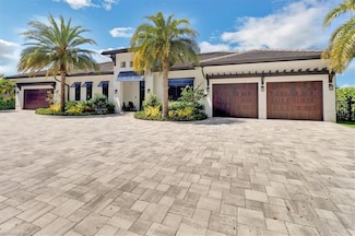 1425 Crayton Rd, Naples, FL 34102