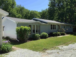 145 E Ray Rd, Winamac, IN 46996
