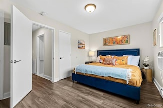 2325 W 13 Mile Rd Unit 1, Royal Oak, MI 48073