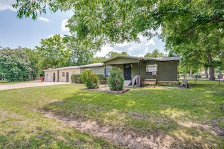 201 E 2nd St, Quinlan, TX 75474