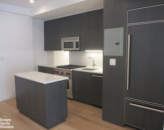 25 Central Park W Unit 19U, New York, NY 10023