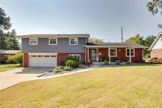 5104 Jerome Dr, Godfrey, IL 62035