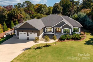 21040 Norman Shores Dr, Cornelius, NC 28031