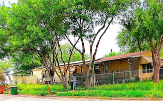 208 Antelope Cir, Victoria, TX 77904