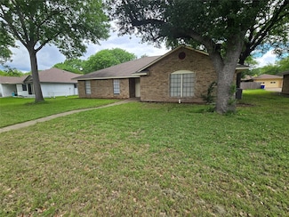 925 Shell Ln, Lancaster, TX 75146