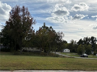 819 Church St, Blackstone, VA 23824