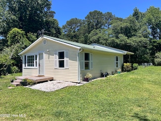 2088 Dawson Cabin Rd, Jacksonville, NC 28540