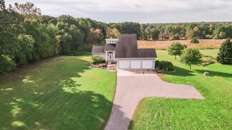 3200 S Mayer Meadows Dr, Owosso, MI 48867