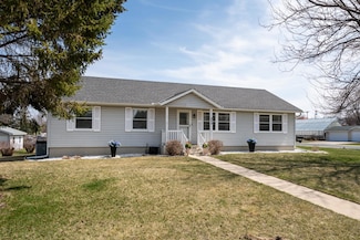404 7th St, Goodhue, MN 55027