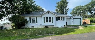 106 Rea St, Carrollton, MO 64633
