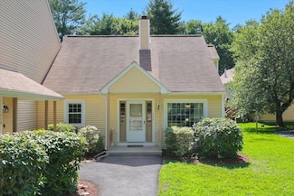 111 Winterwood Dr, Londonderry, NH 03053