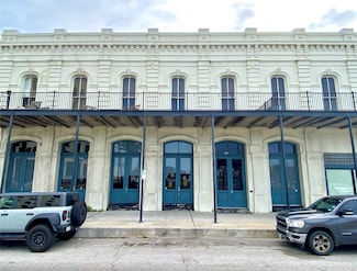 216 25th St, Galveston, TX 77550