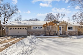 2414 Cedarwood Ridge, Hopkins, MN 55305