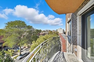 6464 Wetherole St Unit 5B., Flushing, NY 11374