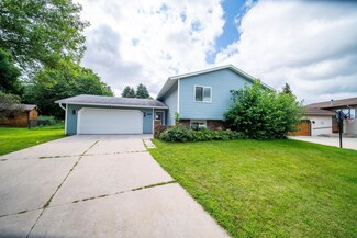 2402 59th St NW, Rochester, MN 55901