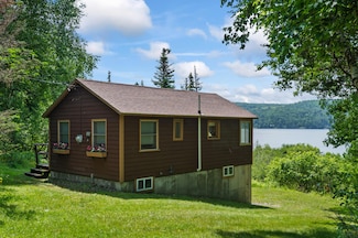 2016 Main St, Rangeley, ME 04970