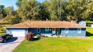 212 S Clark Ave SE, Clay City, IL 62824