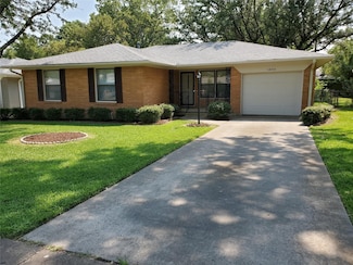1800 W College St, Sherman, TX 75092