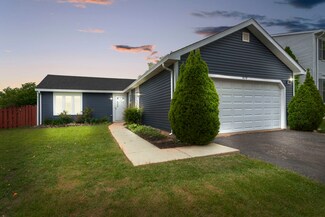 828 Huron Ct, Carol Stream, IL 60188
