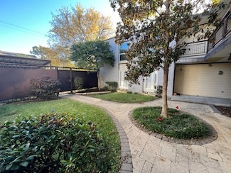 2722 Knight St Unit 230B, Dallas, TX 75219