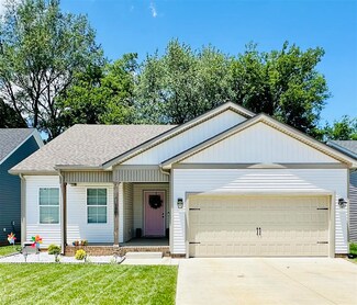 1987 Spring Lakes Cir, Bowling Green, KY 42104