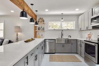 1241 Cresthill Rd, Birmingham, AL 35213