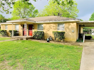 103 Lewis St, Waxahachie, TX 75165