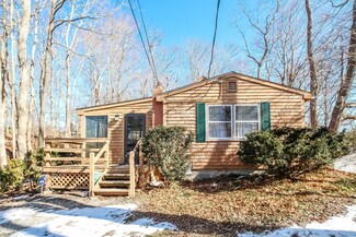 52 Oxbow Rd, Teaticket, MA 02536