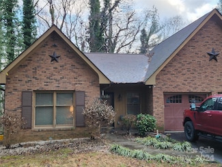 118 Rugby Forest Ln, Hendersonville, NC 28791