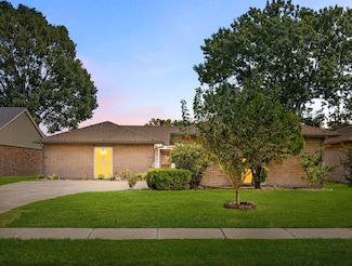 3427 Esterbrook Dr, Houston, TX 77082