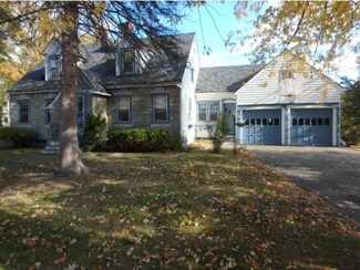 1 N Main St, Newmarket, NH 03857