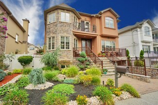 9 Joline Ln, Staten Island, NY 10307