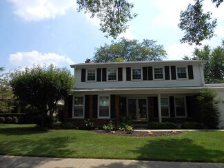 2017 E Waverly Ln, Arlington Heights, IL 60004
