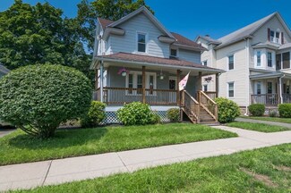 33 Woodmont St, West Springfield, MA 01089