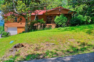 705 S 11th St, La Follette, TN 37766
