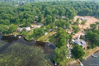 0 Wayne Unit 20251005166, White Lake, MI 48383