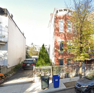 270 E 38th St, Brooklyn, NY 11203
