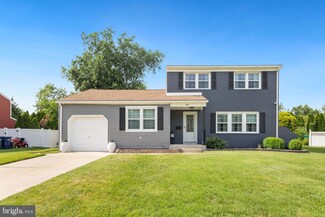 8 Hudson Ct, Somerdale, NJ 08083