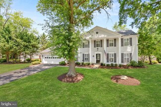 4 Moss Rd, Sterling, VA 20165