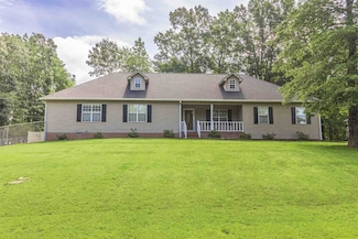 262 Country Woods Dr, Selmer, TN 38375