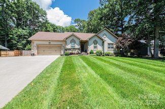 3889 Mattingly Dr, Hickory, NC 28602