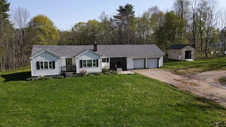 22 Meadow Rd, Hampden, ME 04444