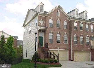 13194 Fox Hunt Ln, Herndon, VA 20171