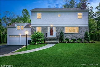 56 Gedney Park Dr, White Plains, NY 10605