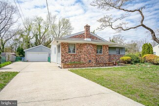 404 Hemlock Ln, Mount Laurel, NJ 08054