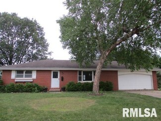 1134 W Walnut St, Chillicothe, IL 61523
