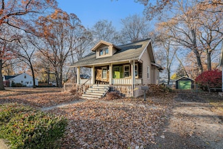 716 Catalpa Dr, Royal Oak, MI 48067