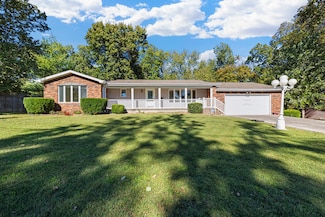 821 Cliff Dr, Branson, MO 65616