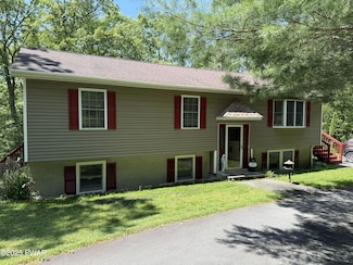 177 Meadow Ridge Acres Rd, Milford, PA 18337