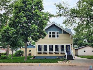 521 N Nebraska St, Salem, SD 57058